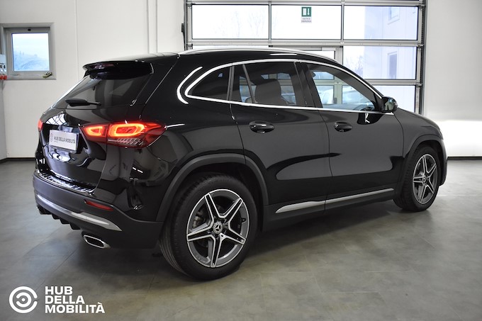 MERCEDES-BENZ GLA 200 d Automatic Premium